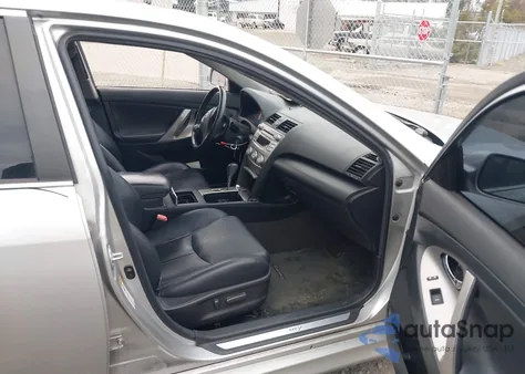 2011 Toyota Camry Se z USA, uszkodzony, nr VIN 4T1BF3EK4BU212524